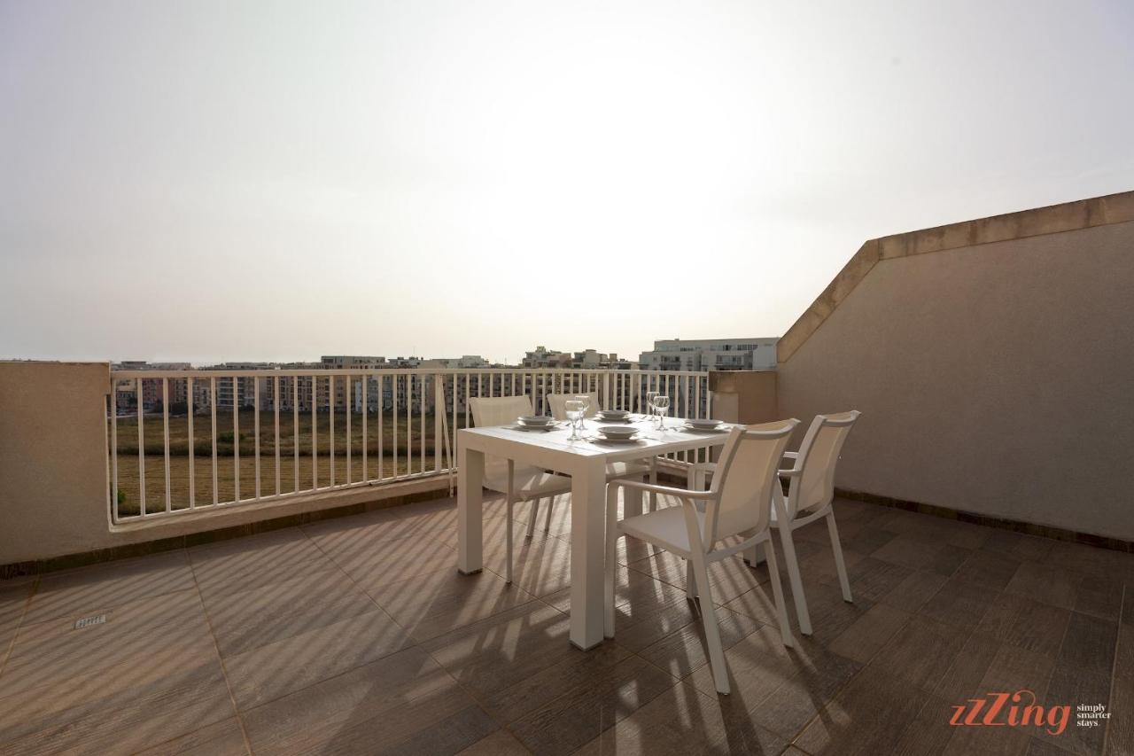 Sunny Penthouse Wterrace And Open Views Apartment Сейнт Полс Бей Екстериор снимка
