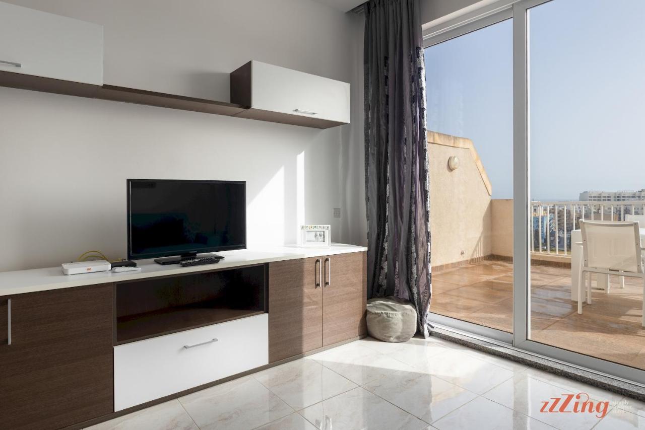 Sunny Penthouse Wterrace And Open Views Apartment Сейнт Полс Бей Екстериор снимка