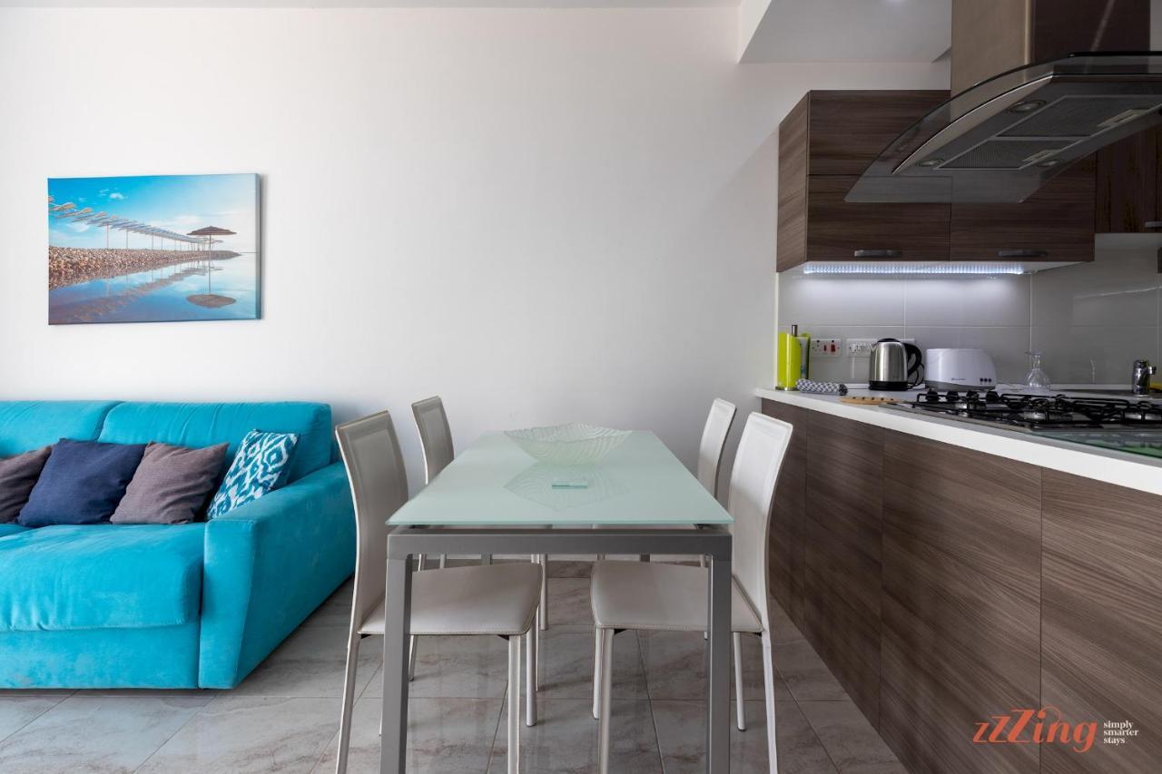 Sunny Penthouse Wterrace And Open Views Apartment Сейнт Полс Бей Екстериор снимка