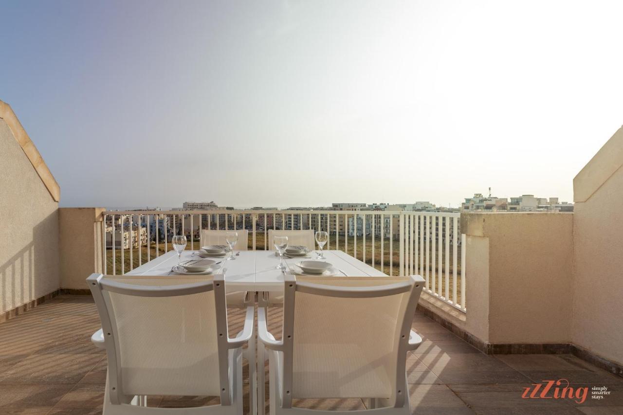 Sunny Penthouse Wterrace And Open Views Apartment Сейнт Полс Бей Екстериор снимка