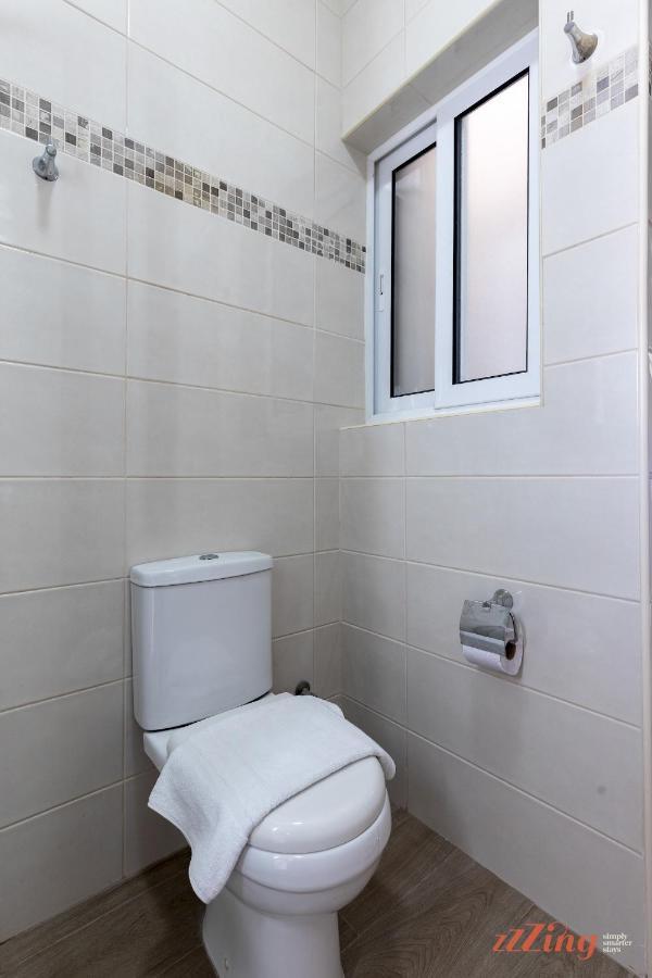 Sunny Penthouse Wterrace And Open Views Apartment Сейнт Полс Бей Екстериор снимка